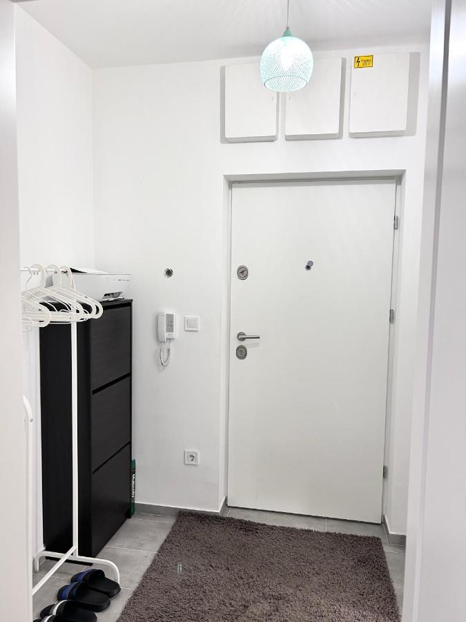 New 2022 Family&Friends Downtown Ac 3Br 2Ba Free Parking Big Balcony Near Metro&Train Station Self Check-In Apt Budapest Exterior foto