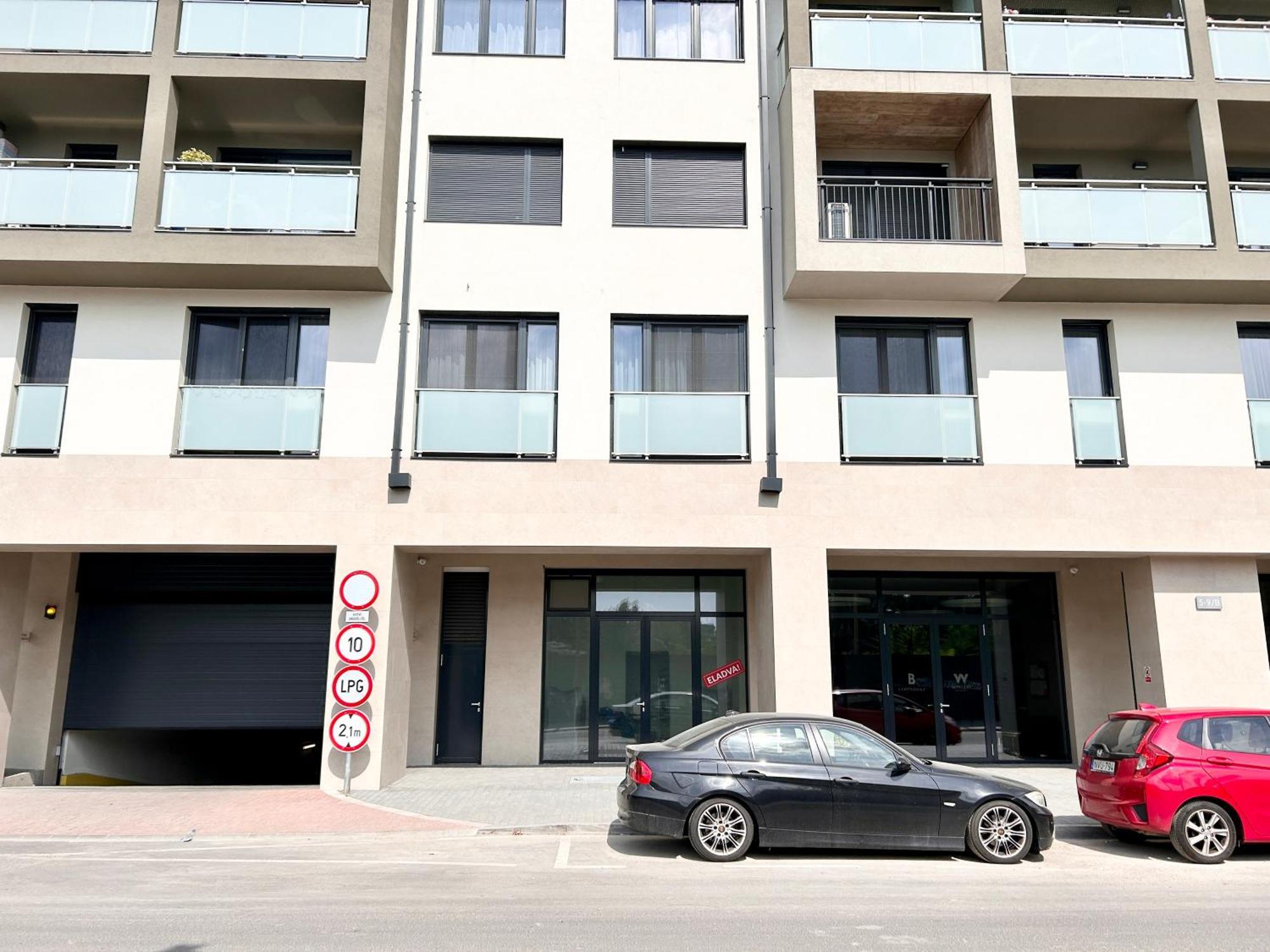 New 2022 Family&Friends Downtown Ac 3Br 2Ba Free Parking Big Balcony Near Metro&Train Station Self Check-In Apt Budapest Exterior foto